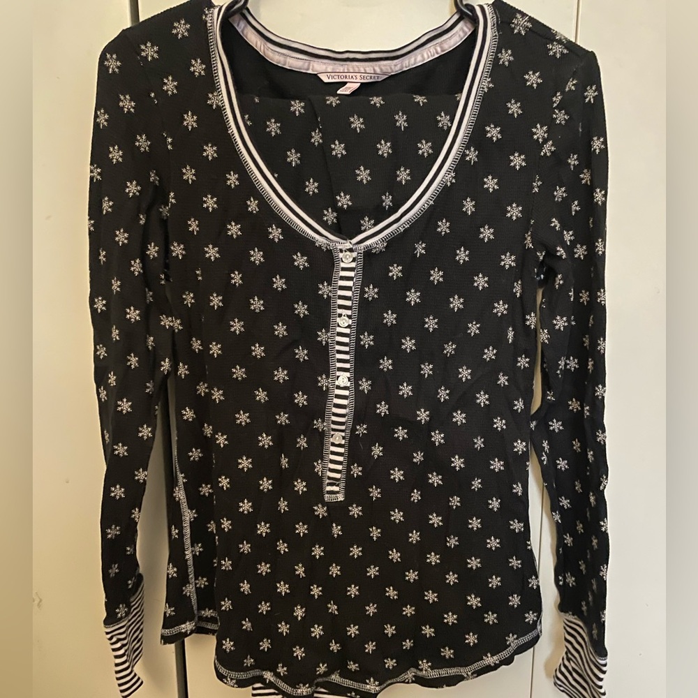 Victoria’s Secret Snowflake Pajamas-M
